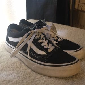 Women’s black and white vans